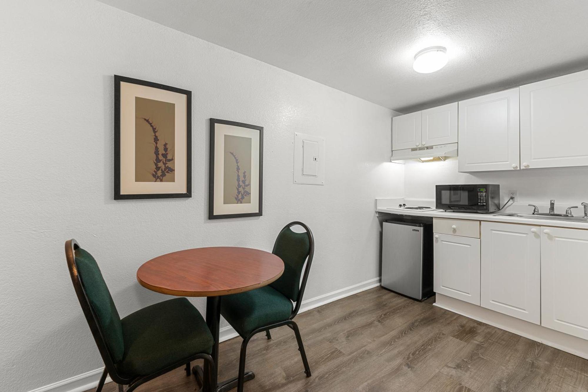 Extended Stay Studios Montgomery Exteriör bild